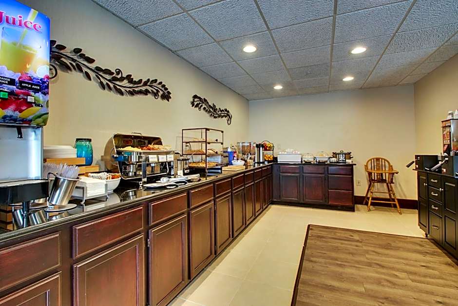 Greenfield Inn & Suites Owensboro, KY Airport