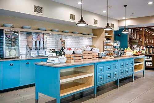 Country Inn & Suites by Radisson, Madison West, WI