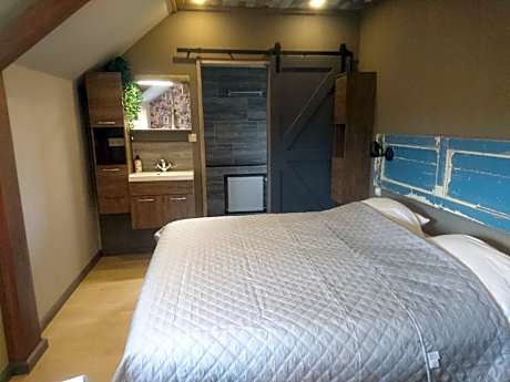 Double Room with Private Bathroom