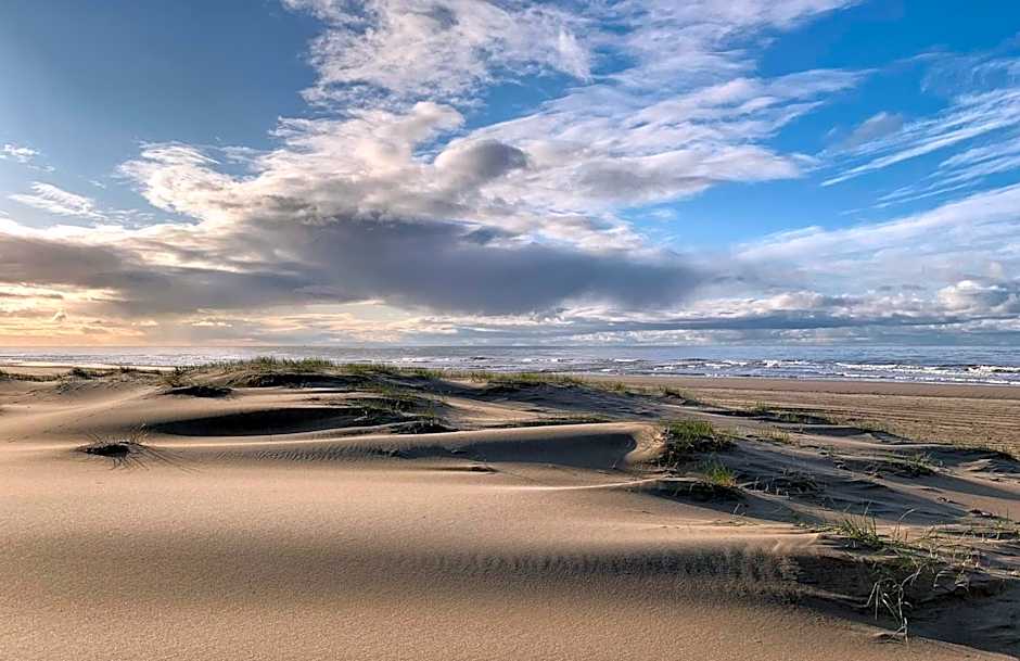 Hotel Westendia and Free Parking Top Breakfast