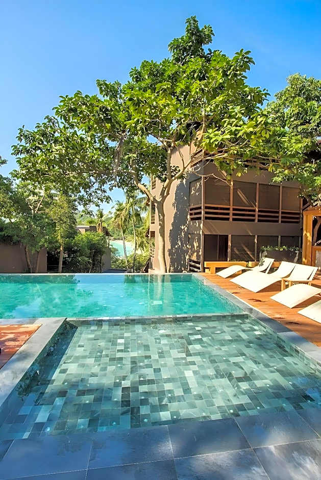 Beach Club By Haadtien