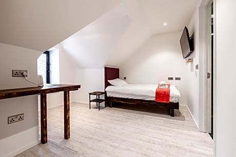 Single Room with Mountain View