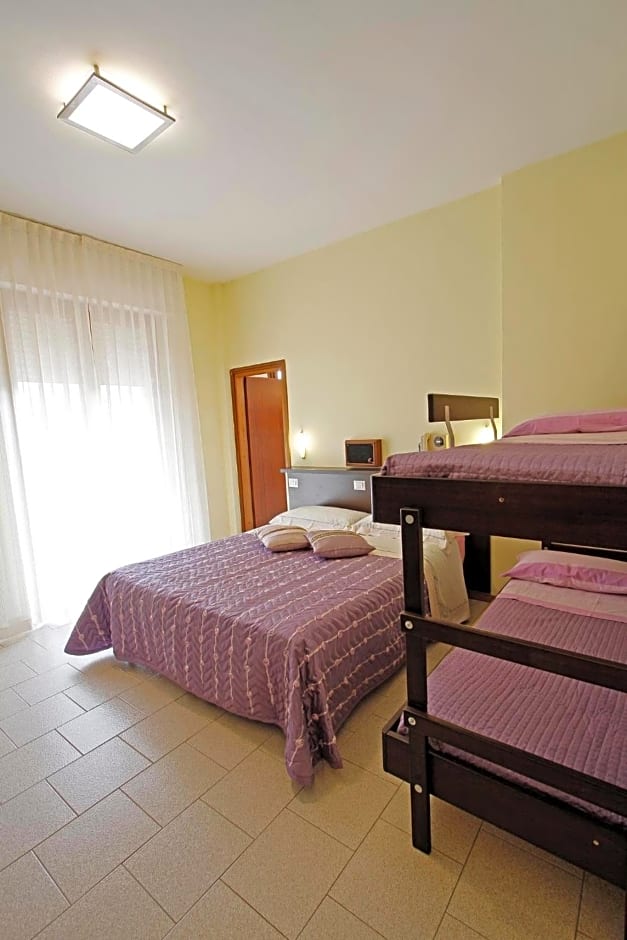 Hotel Deborah