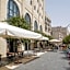 Apartique Hotel