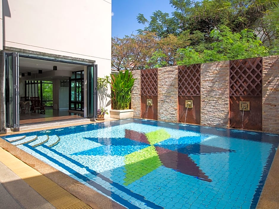 Diamond City Place Hotel