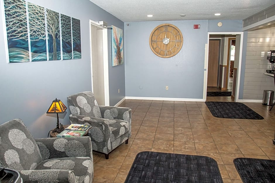 Americas Best Value Inn & Suites Detroit Lakes
