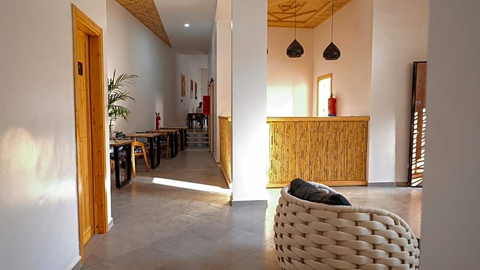 Dar Makai Surf Hotel