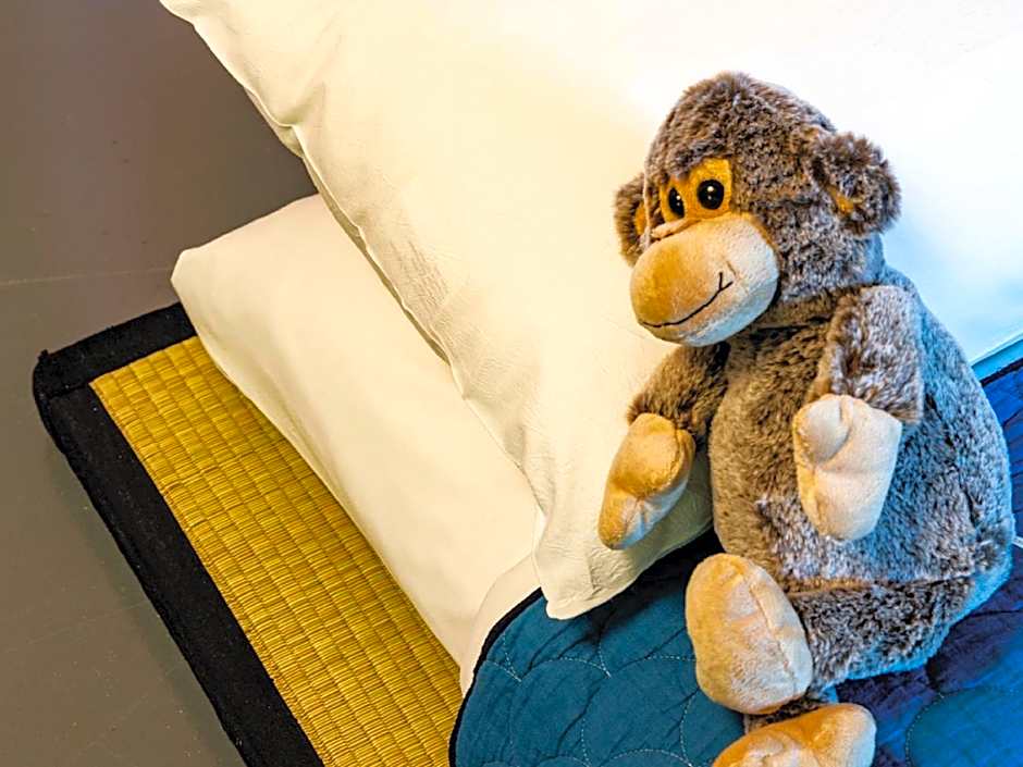 MOB HOTEL Paris Les Puces