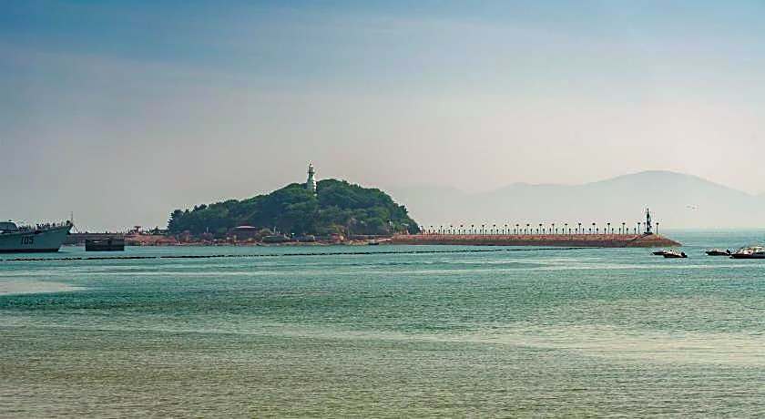 Holiday Inn Express Qingdao Shibei By IHG