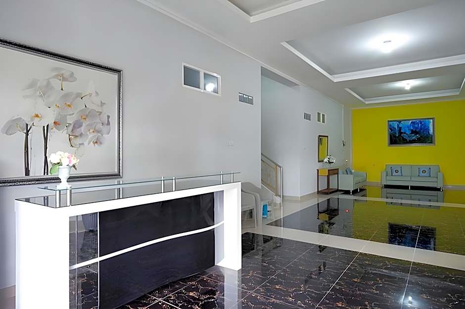 RedDoorz @ City Park Medoho Semarang