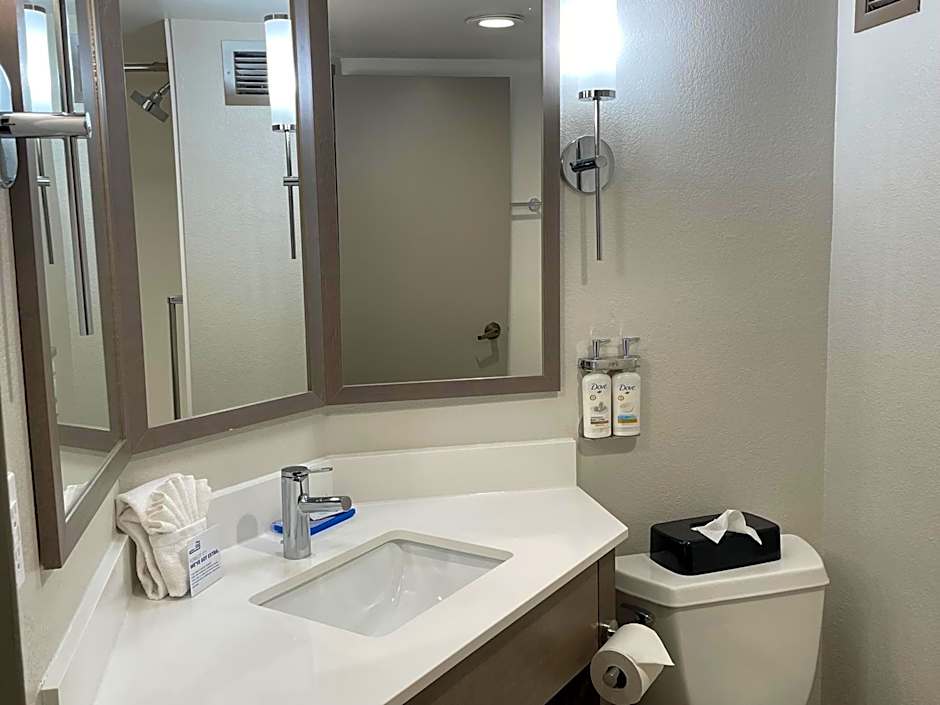 Holiday Inn Express Burlington By IHG