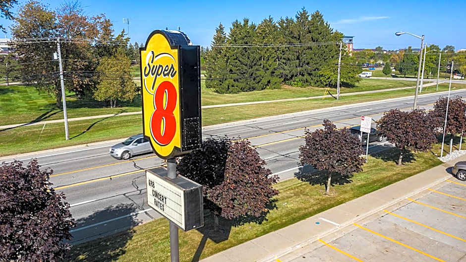 Super 8 by Wyndham Mt. Pleasant