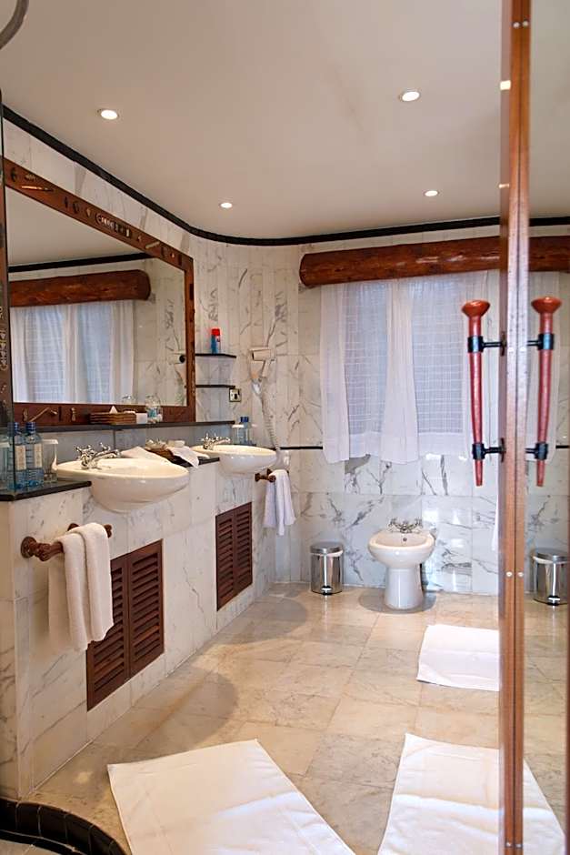 Mara Serena Safari Lodge