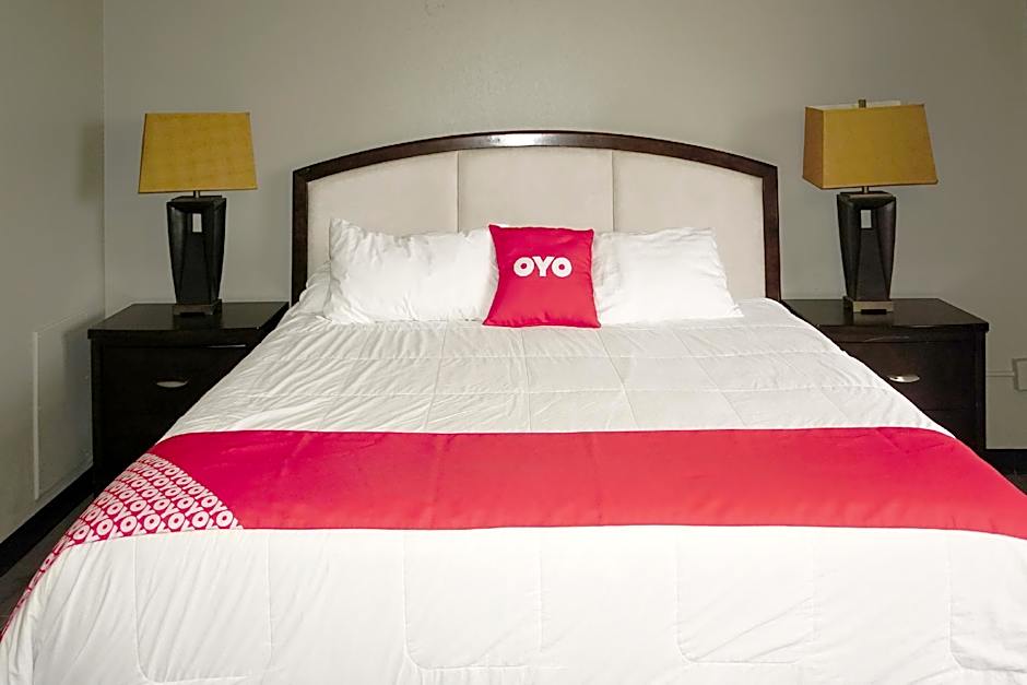 OYO Hotel Edmond - University of Central Oklahoma