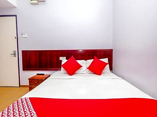OYO 984 Kings Hotel