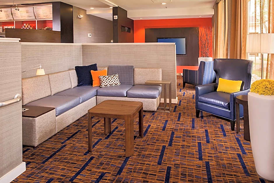 Courtyard by Marriott Richmond West