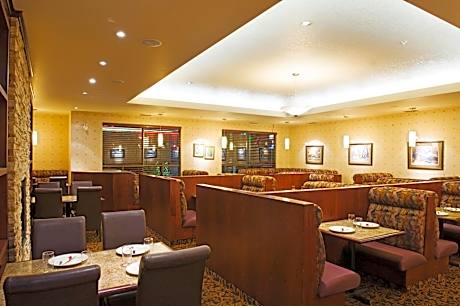 Holiday Inn & Suites Lloydminster By IHG