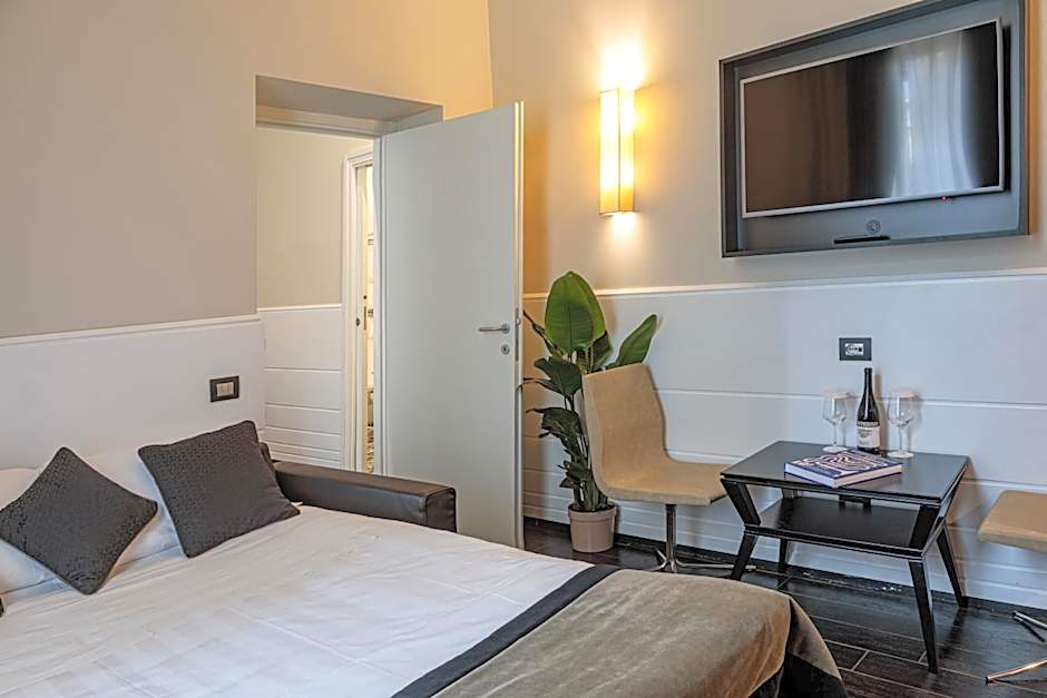 The Independent Suites