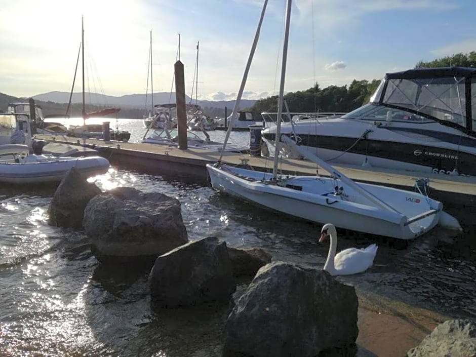 Owls House - Lodge with hot tub- Lake District
