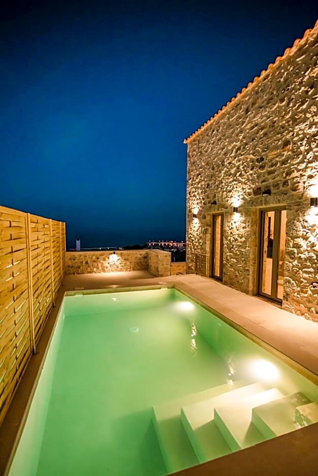 Mani Luxury Suites and Studios in Gytheio with Private Pools