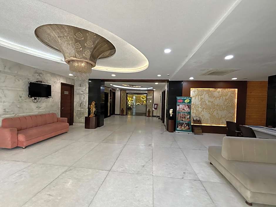 Hotel Crimson Palace