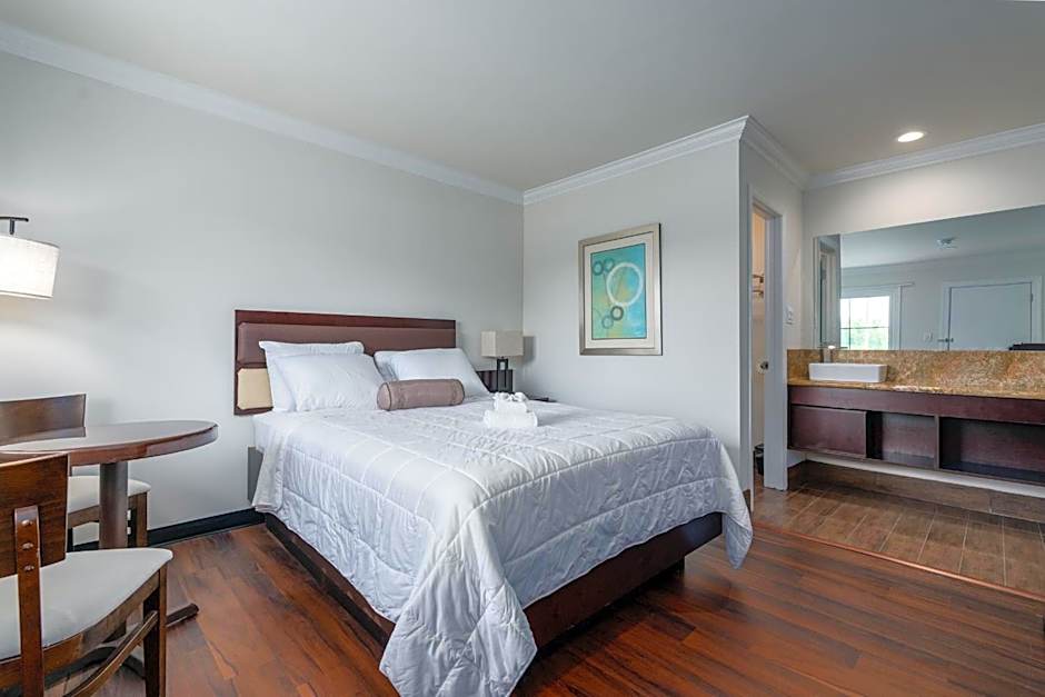 Crewe Boutique Inn