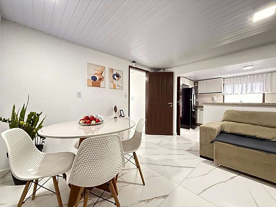 BS01- Casa com Piscina Aquecida e Churrasqueira