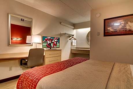 Standard Room with One Queen Bed Smoke Free