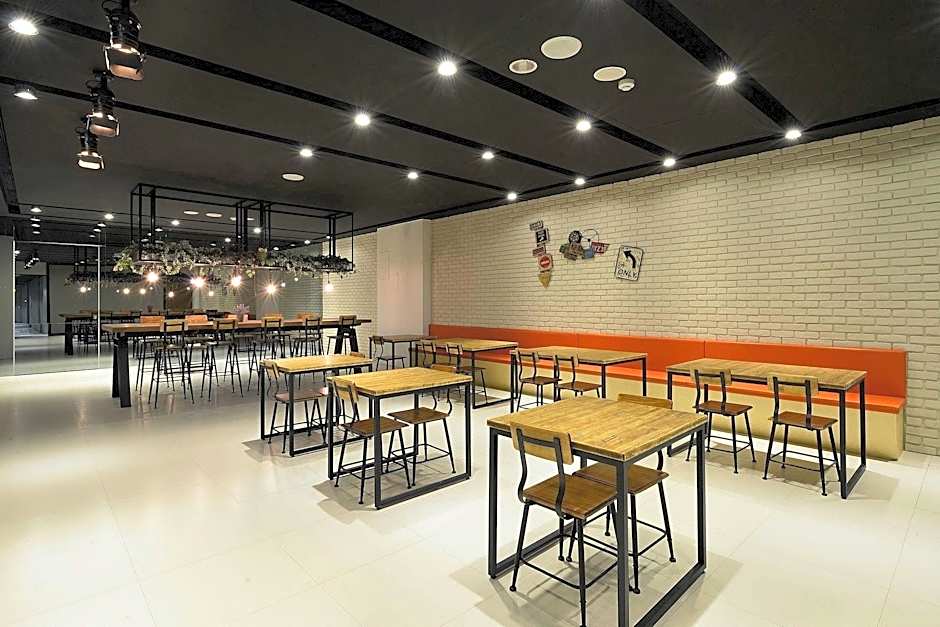 Aroma Chew Hotel