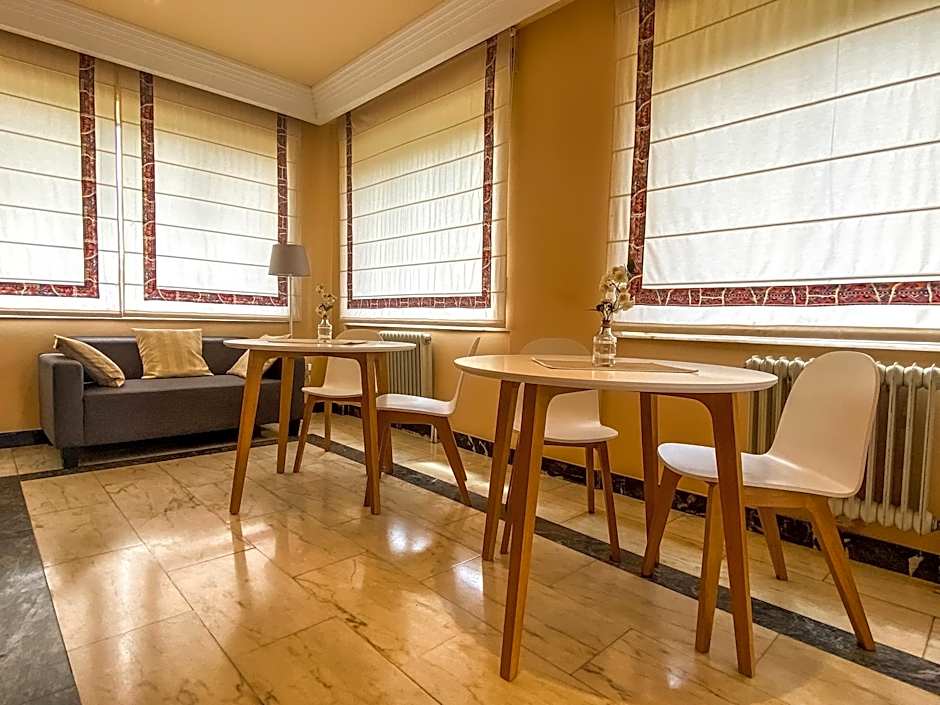 Casablanca Hotel Studios