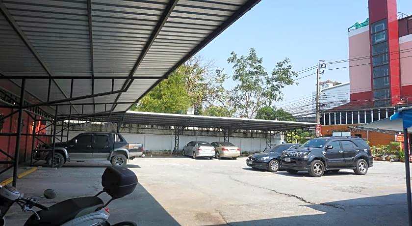 Bangkok Travel Suites Hotel