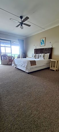 Deluxe Room with Partial Sea View