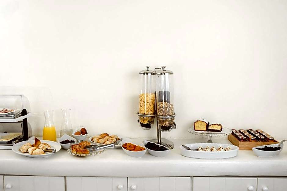 Melidron Hotel & Suites