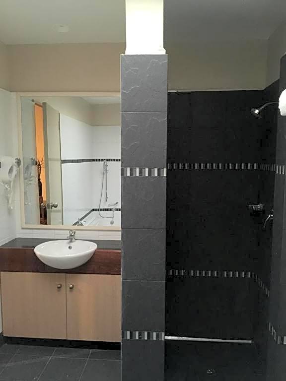 Victoria Palms Hotel