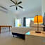 Commercial Zone Studios, Pool, BBQ and Beach 7 Blocks