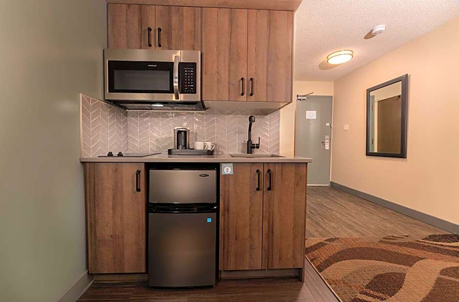 Prestige Hudson Bay Lodge & Conference Centre