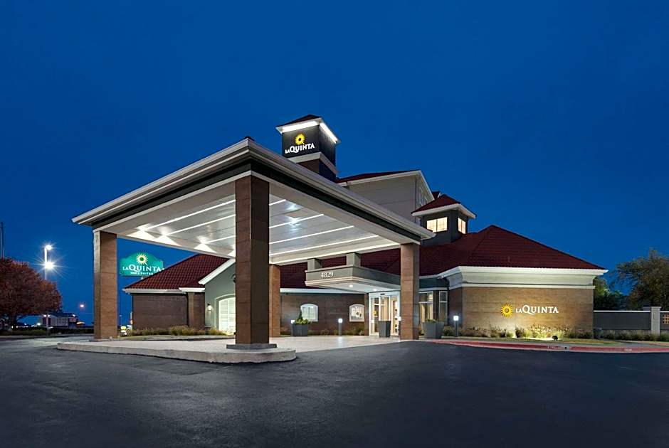 La Quinta Inn & Suites by Wyndham Oklahoma City North West Expressway