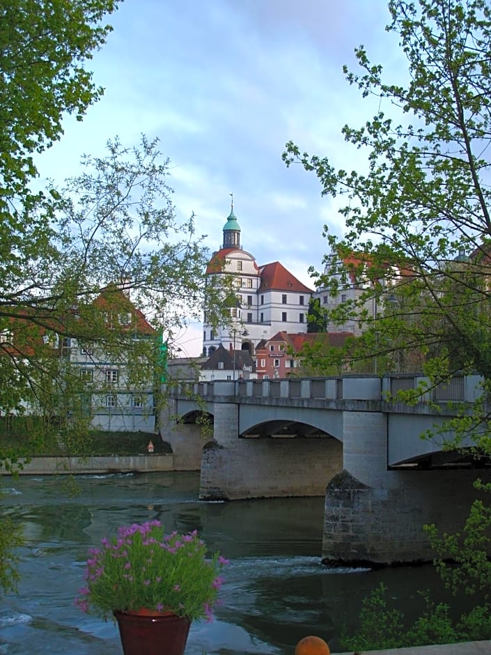 Hotel am Fluss