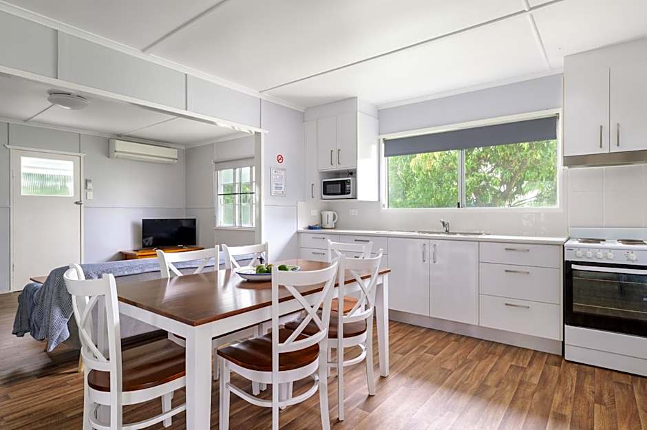 Tin Can Bay's Sleepy Lagoon Motel