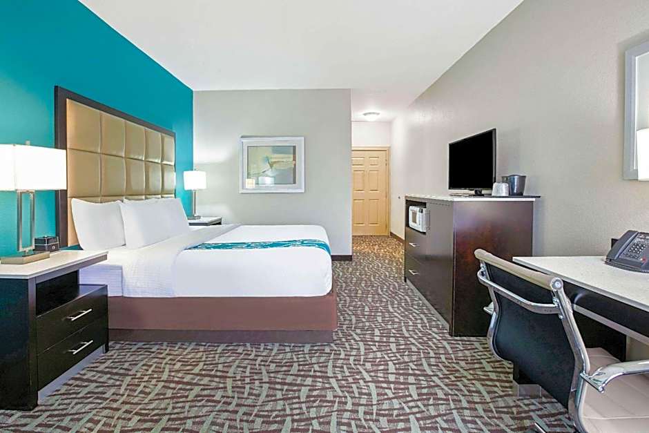 La Quinta Inn & Suites by Wyndham Paris