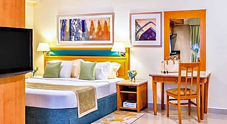 Golden Sands Hotel Apartments