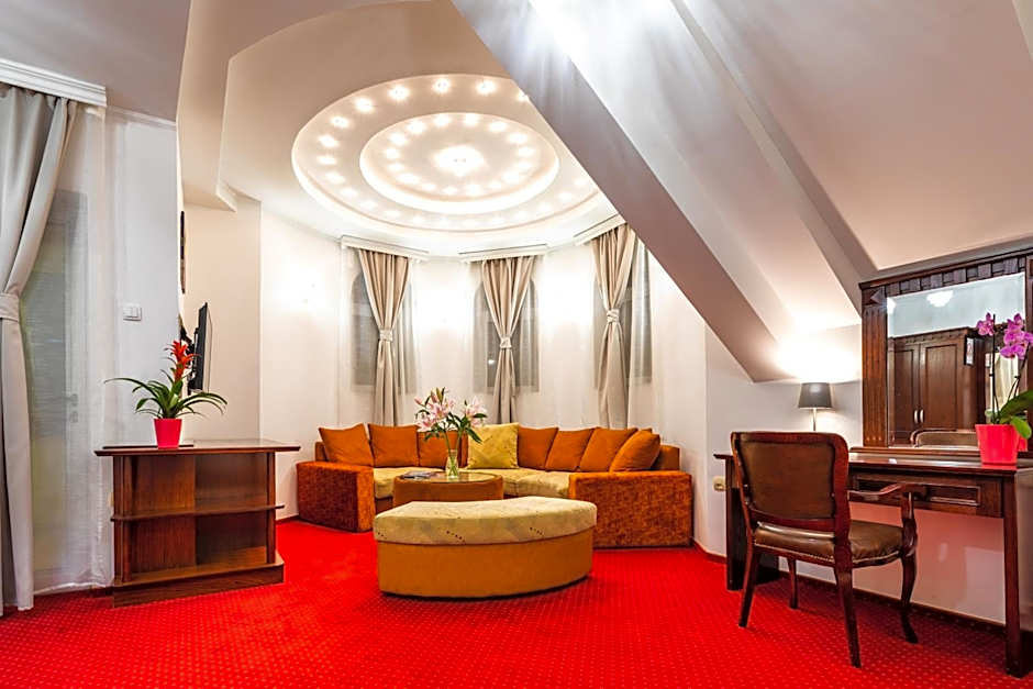 Garni Hotel Royal Crown