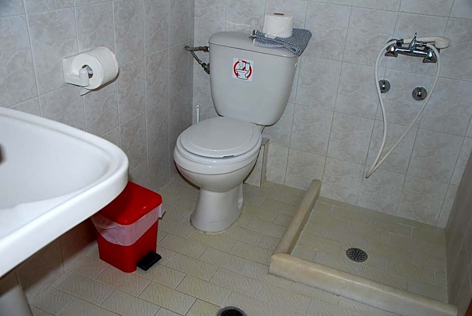 Koulas Pension - Red Lake