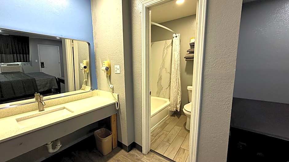 Coachman's Inn & Suites