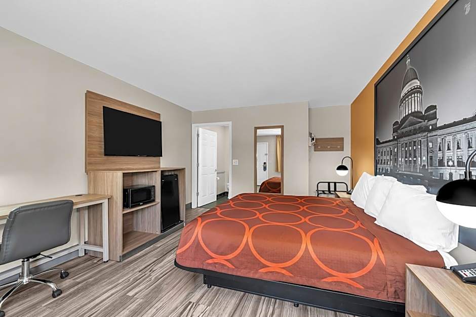 Super 8 by Wyndham Siloam Springs