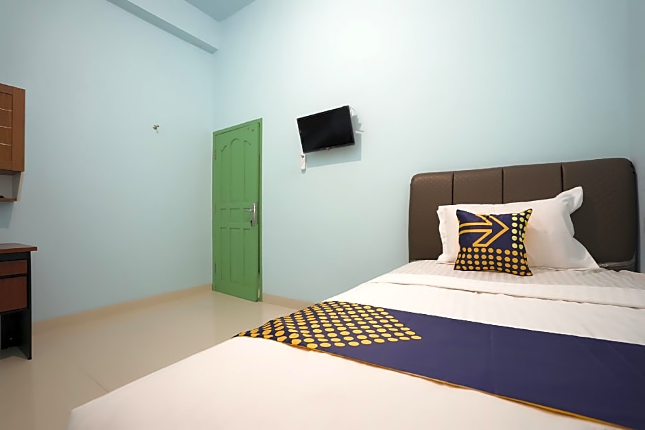 OYO 2738 818 Home Stay