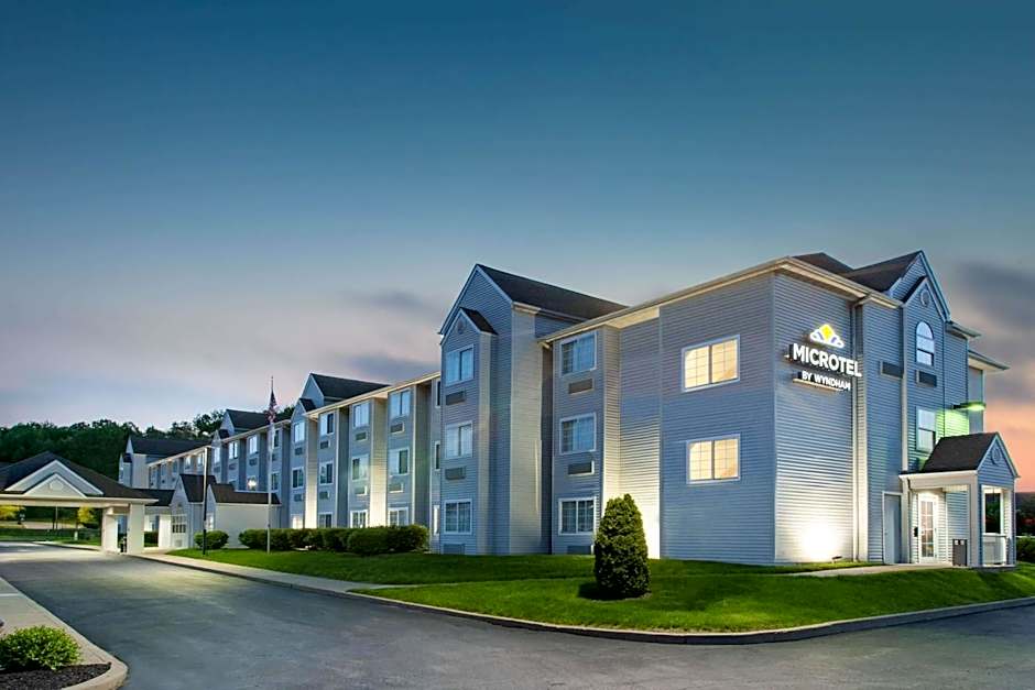 Microtel Inn & Suites by Wyndham Pittsburgh Airport