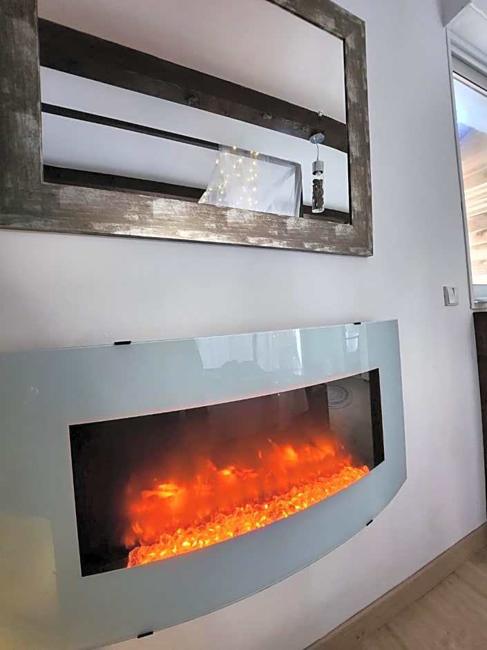 A l'Orée des pins - Gite et spa de 30 m2- Options Home Cinéma, Romantique