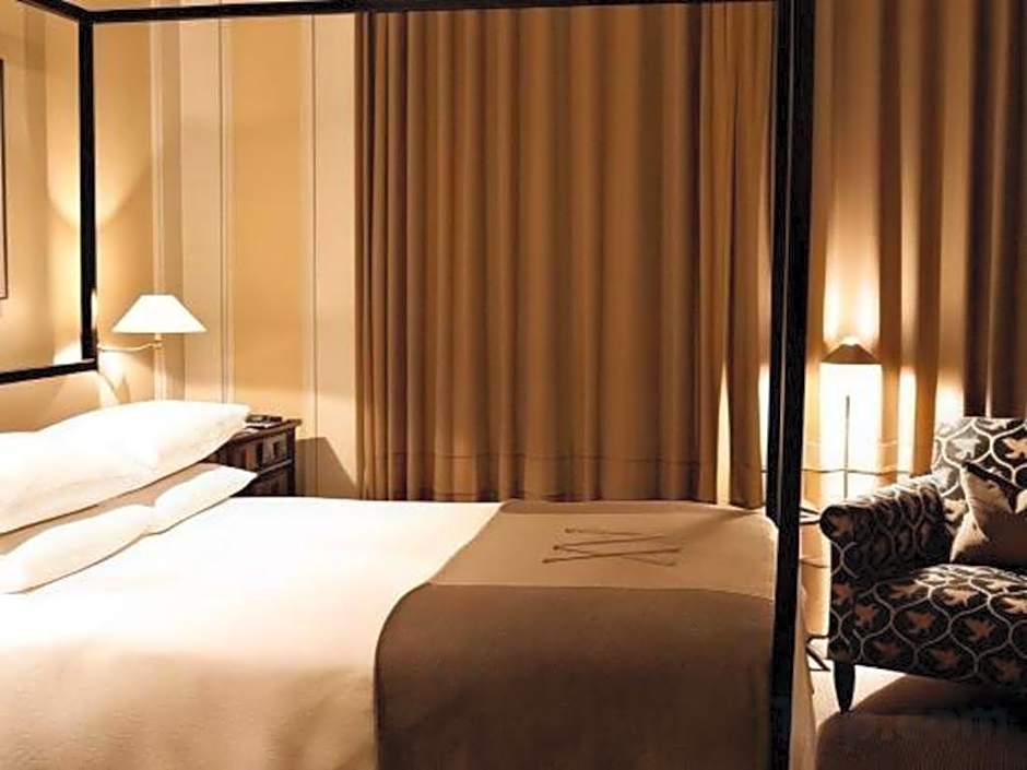 Fifteen Beacon Hotel