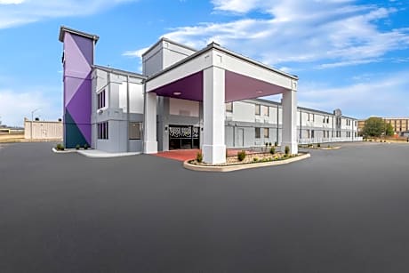 Spark by Hilton Muskogee